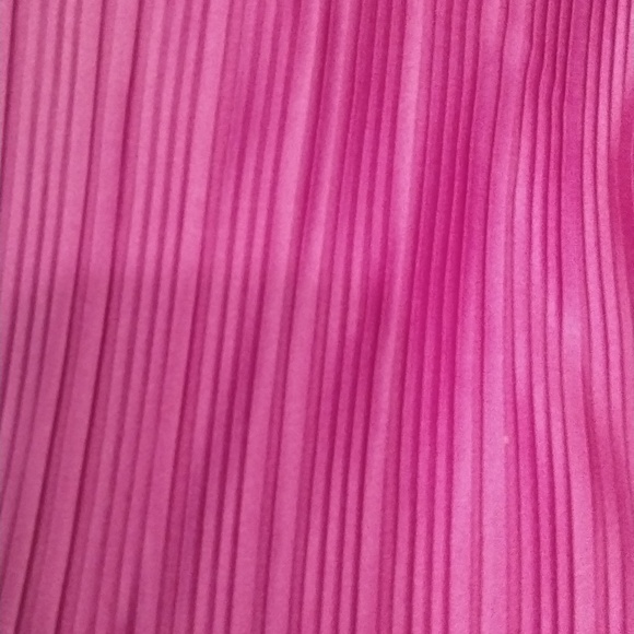 💜V-Neck Halter Plisse Dress - Picture 8 of 8